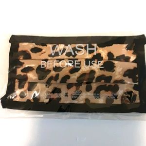 NWT Zenana Cheetah Print Face Mask